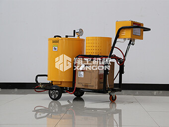 翔工手扶瀝青灌縫機，您的路面養(yǎng)護“專家”