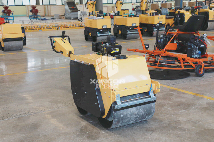 壓路機(jī)前面的大滾筒，里面到底裝著什么？