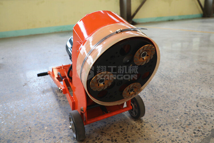 選購地坪研磨機(jī)，除了質(zhì)量外，這一點(diǎn)也很重要